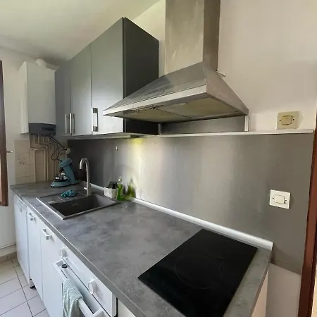 Maison Avec Jardin Et Garage Holiday home *